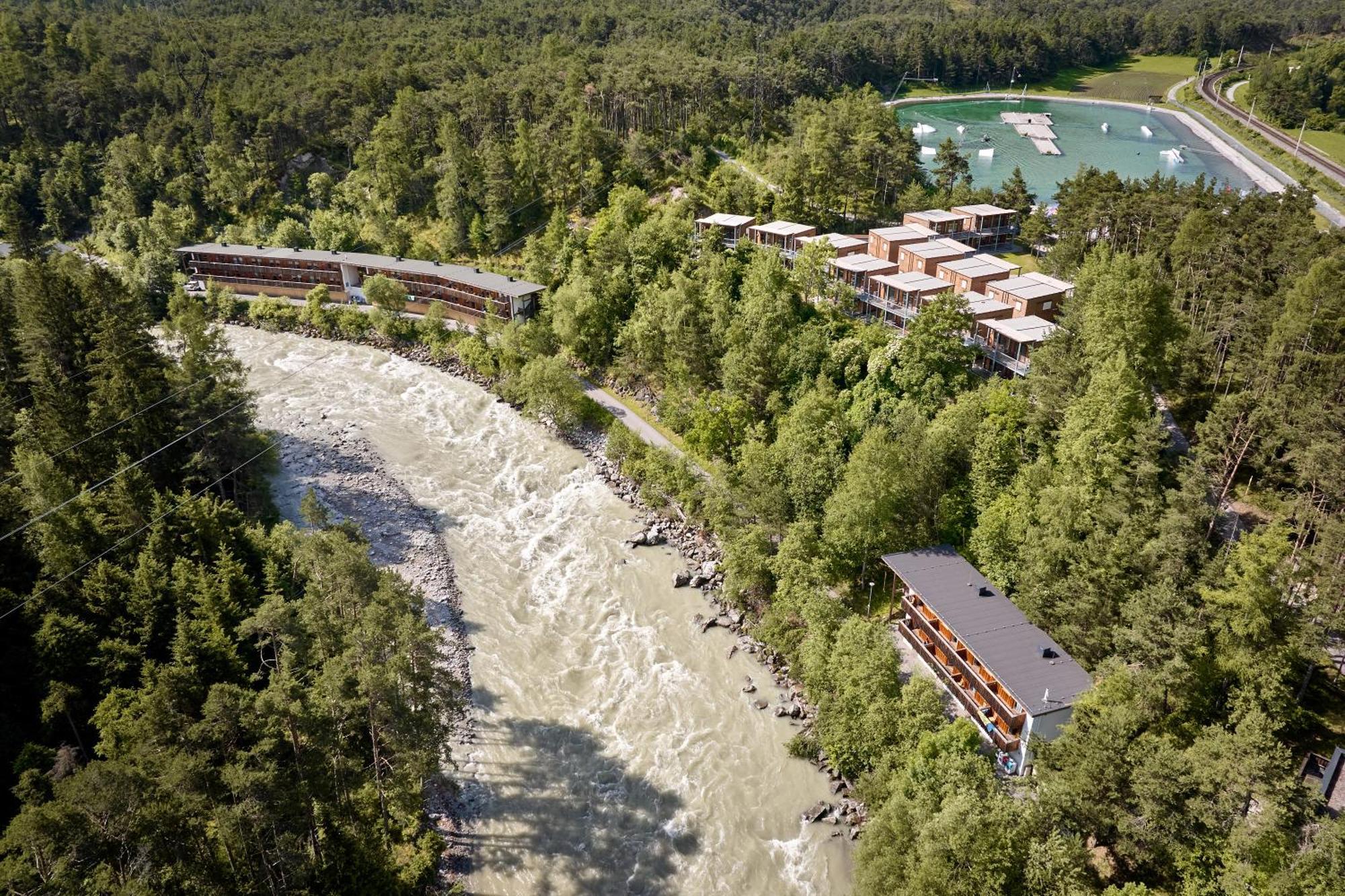 Area 47 - Tirol Hotel Otztal-Bahnhof Exterior photo